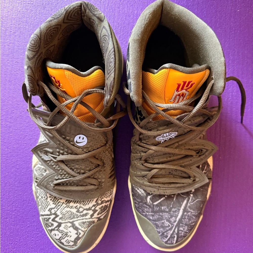 Nike Brown Patterned Interior - image 1